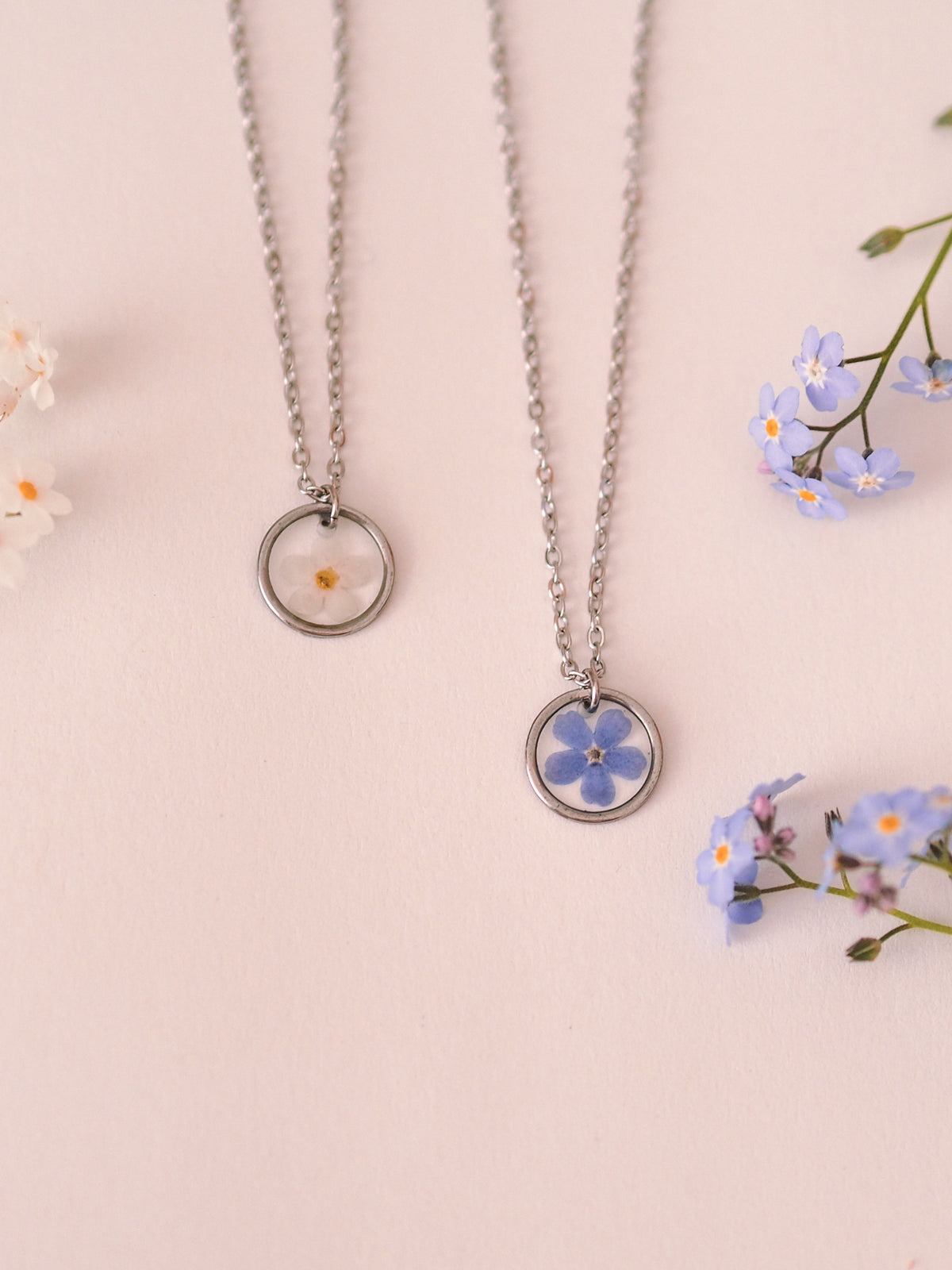 „Forget-Me-Not“ - Halskette mit echten Vergissmeinnicht, Edelstahl
